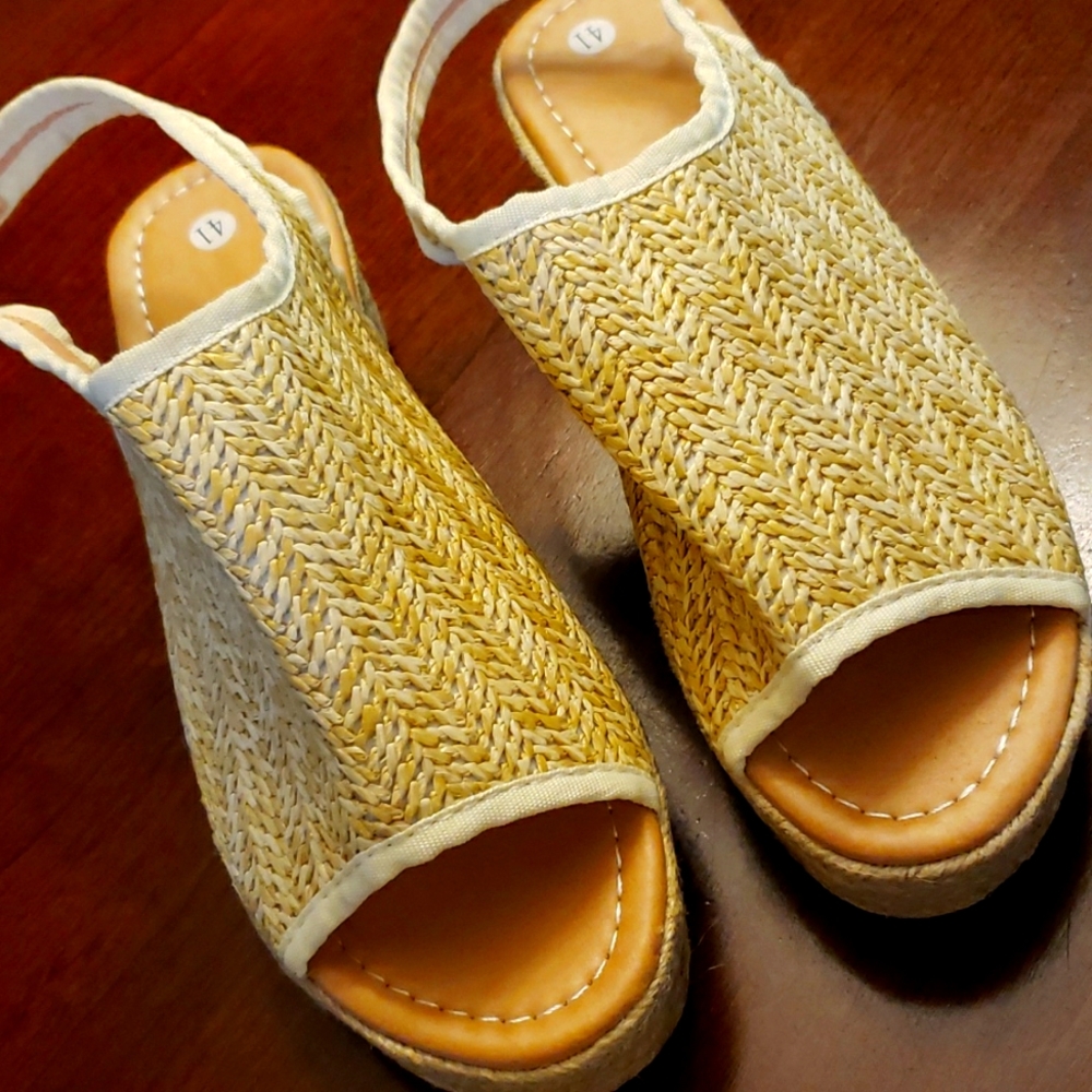 Wedge sandals